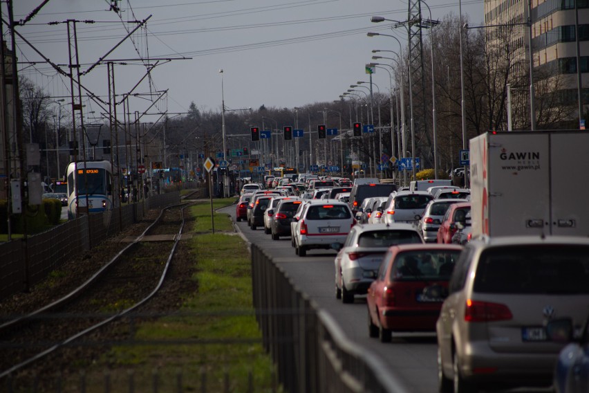 Komunikacyjny dramat we Wrocławiu. Mieszkańcy zachodniej części miasta są wściekli!