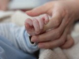 Małżeństwa na adopcję dzieci muszą czekać nawet półtora roku 