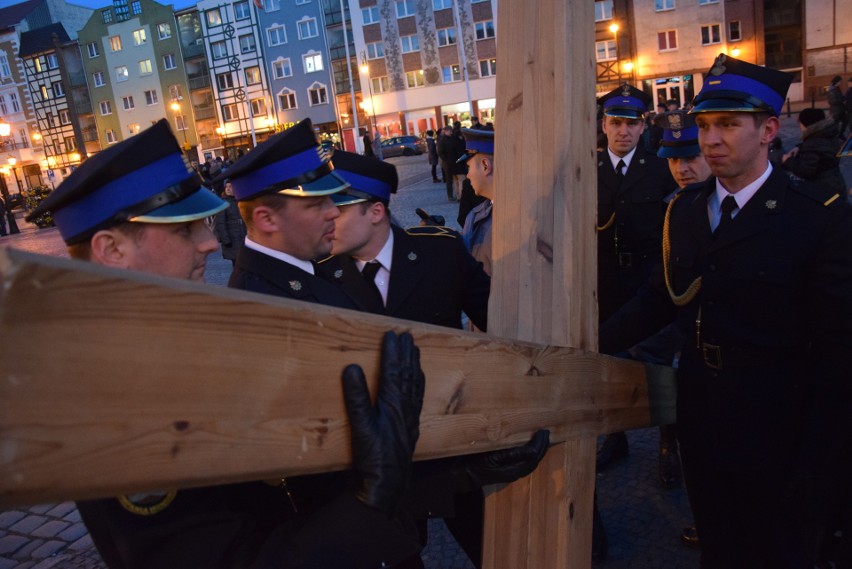 Droga Krzyżowa przeszła w piątek 30 marca ulicami Gorzowa....