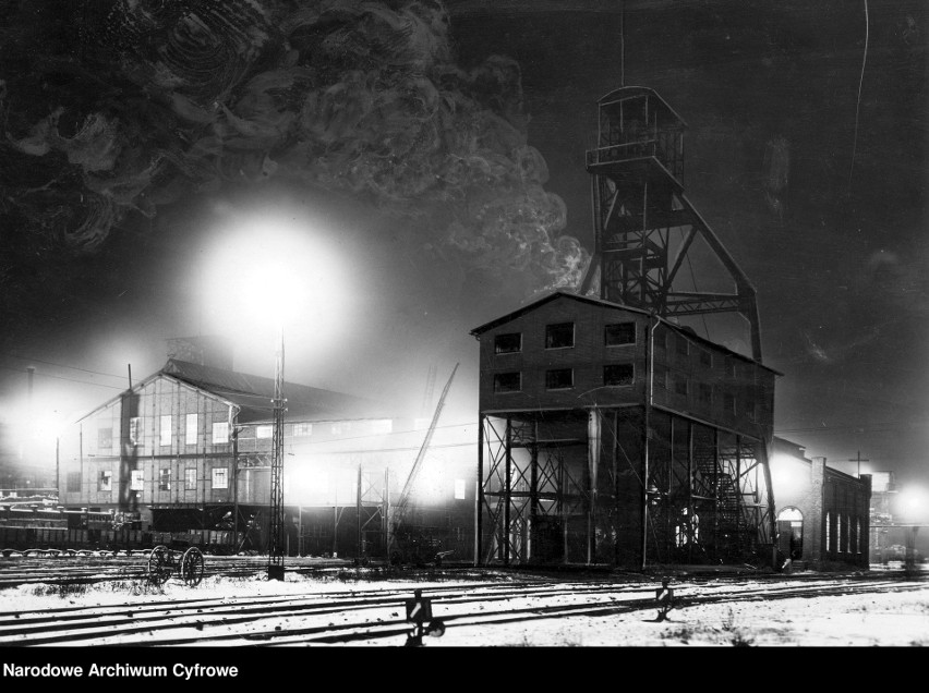 Fotografia wykonana w 1932 roku. Przedstawia Kopalnię węgla...