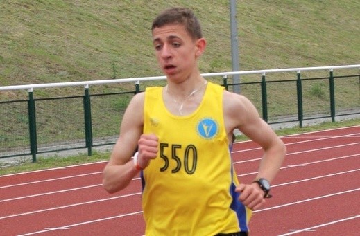 Stanisław Lebioda z Katolickiego Klubu Sportowego Victoria Stalowa Wola ma złoty medal w biegu na 3000 metrów na Ogólnopolskiej Olimpiadzie Młodzieży we Wrocławiu.