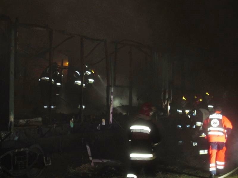 Pożar nieużywanych wagonów kolejowych w Krakowie. Dwie osoby nie żyją 