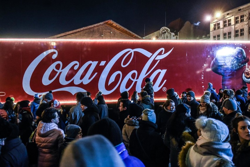 Ciężarówki Coca-Cola to w zasadzie świąteczny symbol. Już...