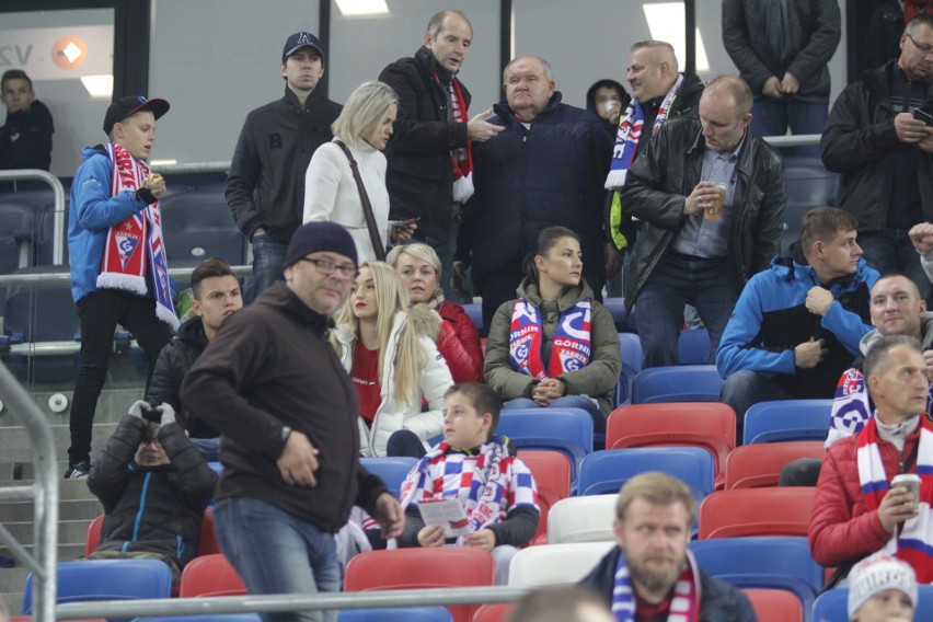 Górnik Zabrze - Śląsk Wrocław. Kibice odśpiewali hymn ZDJĘCIA KIBICÓW