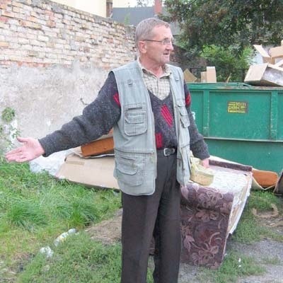 &#8211; Ludzie wyrzucają śmieci gdzie popadnie, aby tylko nie płacić za ich wywóz &#8211; narzeka Antoni Krasowski.