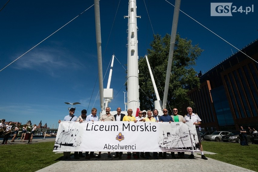 Maszt Maciejewicza. Bandera została podniesiona [ZDJĘCIA]