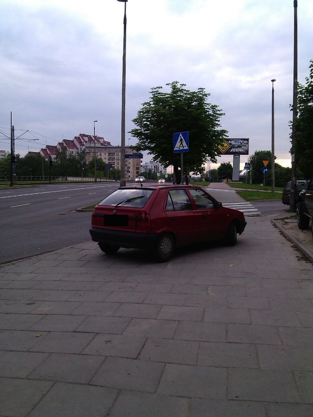 "Mistrz parkowania" na ul. Balickiej.