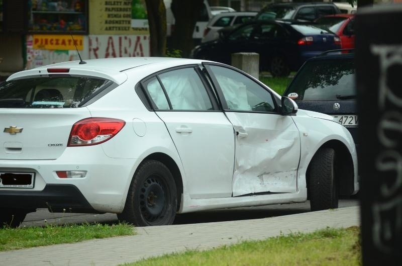 Kolizja na Czechowie. Zderzenie toyoty z chevroletem (ZDJĘCIA)