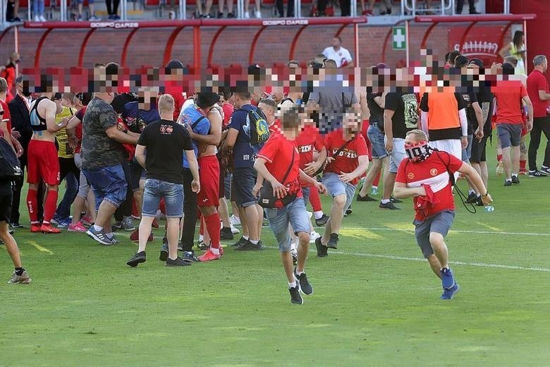 Oto komunikat policji w sprawie wydarzeń na stadionie...