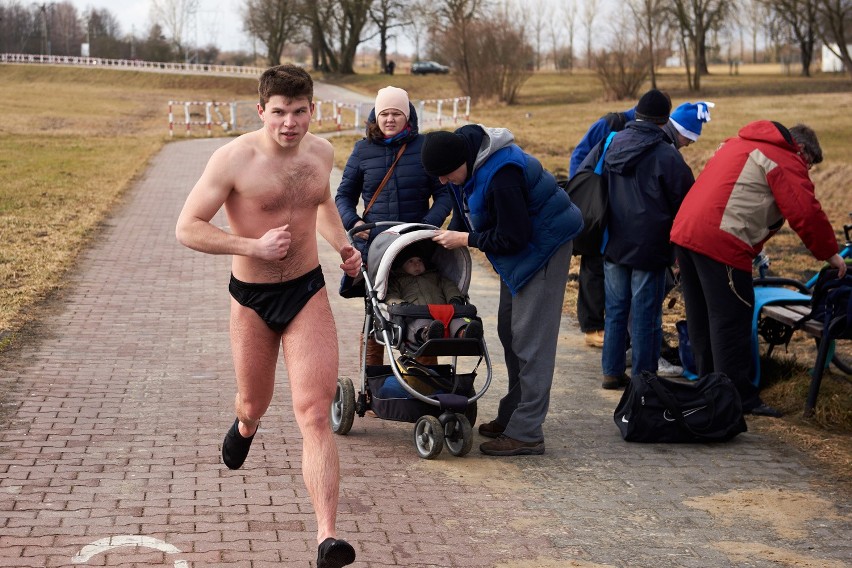 Lubelskie morsy spotykają się w każdą niedzielę o godz. 12...