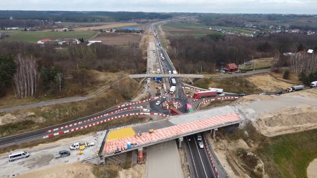 Odcinek Nowe Marzy - Świecie Południe o długości 23,3 km ma zostać ukończony w III kwartale 2022 r. Na koniec listopada br. zaawansowanie rzeczowe prac wyniosło 61,64 proc.