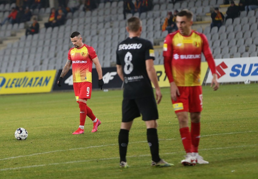 Fortuna 1 Liga. Korona Kielce po słabej grze przegrała zaległy mecz z GKS Tychy 0:1 [ZDJĘCIA]