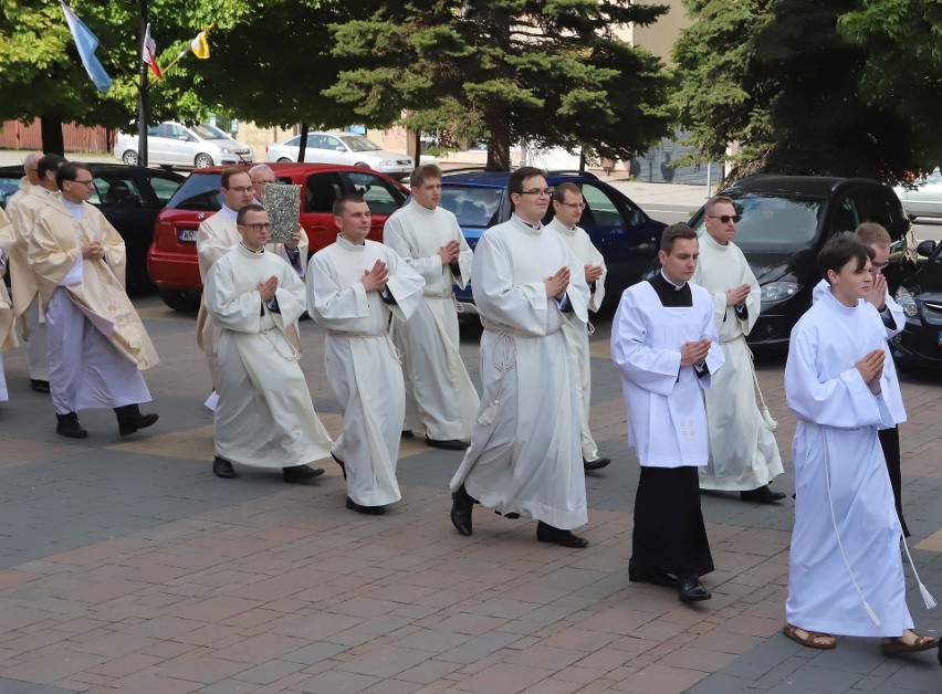 Diecezja Radomska ma nowych diakonów. Uroczyste święcenie odbyło się w katedrze. Zobacz zdjęcia