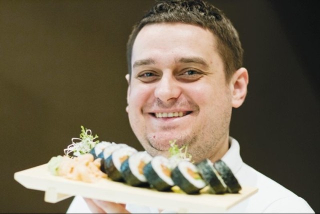 Kamil Młynarczuk wie wszystko o robieniu sushi, więc i jego restauracja Sushi To Go przyciąga coraz więcej klientów.