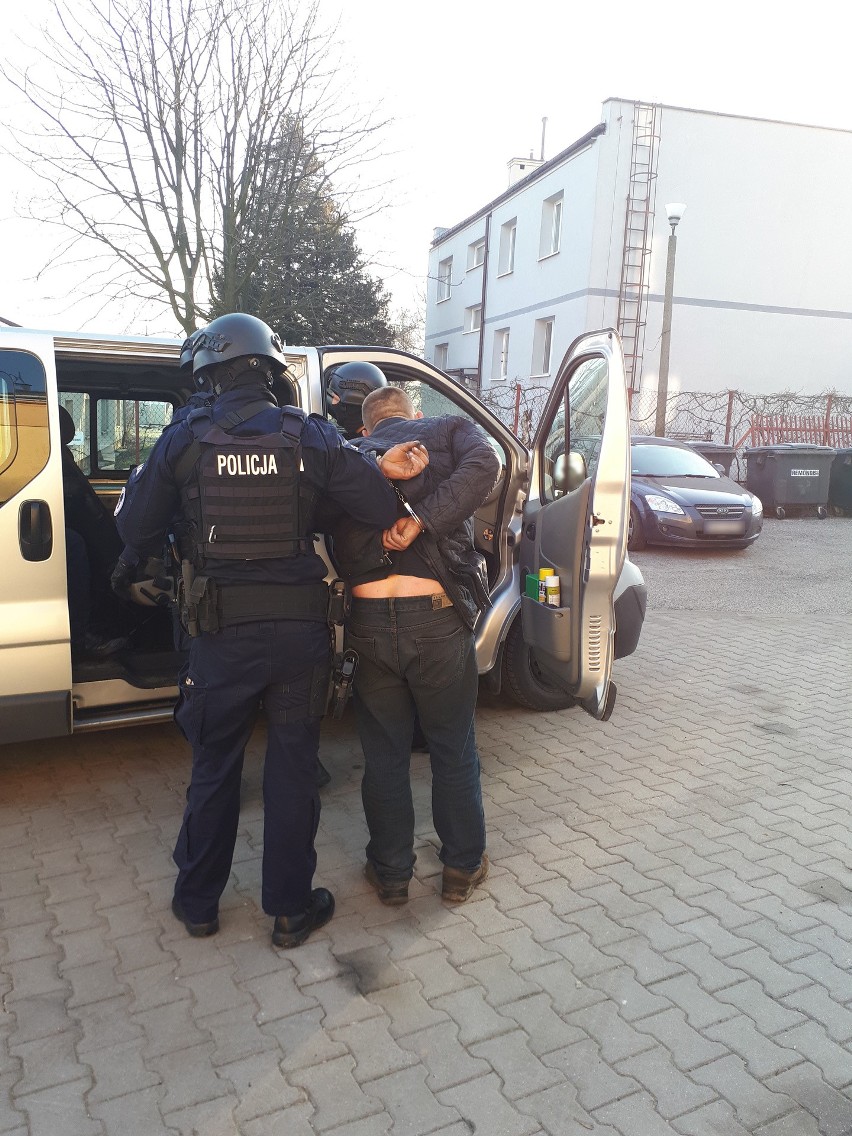 Policja uderza w gang narkotykowy kiboli Wisły Kraków. Zatrzymano 11 osób