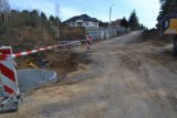 W Napękowie, w gminie Bieliny powstaje nowy odcinek drogi. co zostanie zrobione? Kiedy koniec prac?