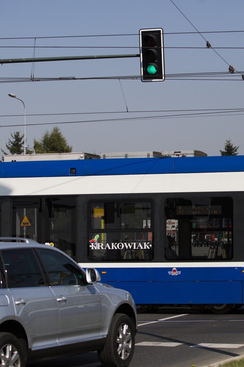 Na Rondzie Czyżyńskim tramwaje blokują auta