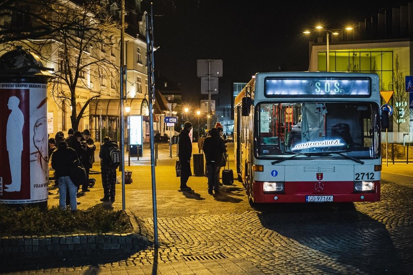 Koronawirus na Pomorzu. Osoby bezdomne z Sopotu mogą liczyć na pomoc miejskich służb. "Stołówka Caritas funkcjonuje codziennie" 