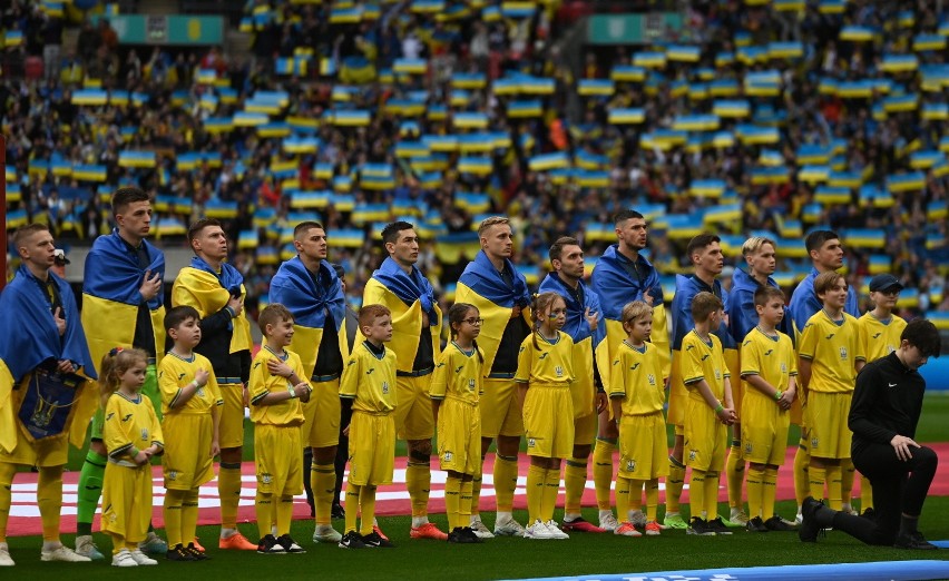 Eliminacje Euro 2024. Reprezentacja Ukrainy przegrała z Anglią na początek eliminacji. Zawodnicy z jasnym przekazem - "Pokój"