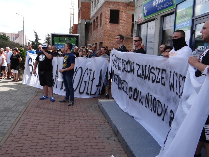 Marsz Równości Radomsko. Manifestacja w obronie tradycji, wiary, rodziny [ZDJĘCIA, FILM]