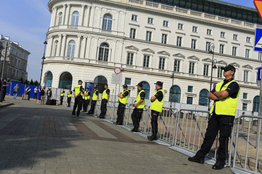 Poranek 10.07.2017 na Krakowskim Przedmieściu w Warszawie