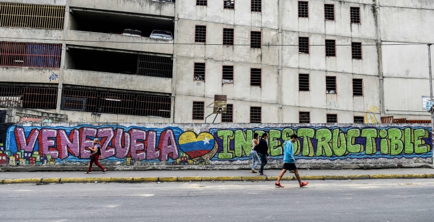 Pod socjalistyczną dyktaturą Wenezuela popadła w ruinę