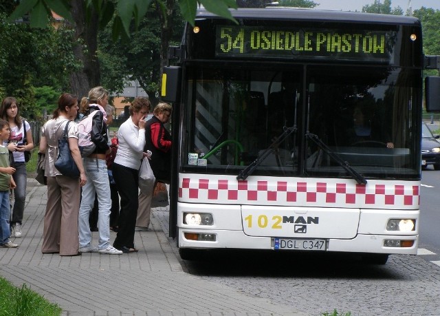 Gdyby samorząd gminy wiejskiej dofinansował przejazdy, miejskie autobusy mogłyby po latach wrócić do Serbów.