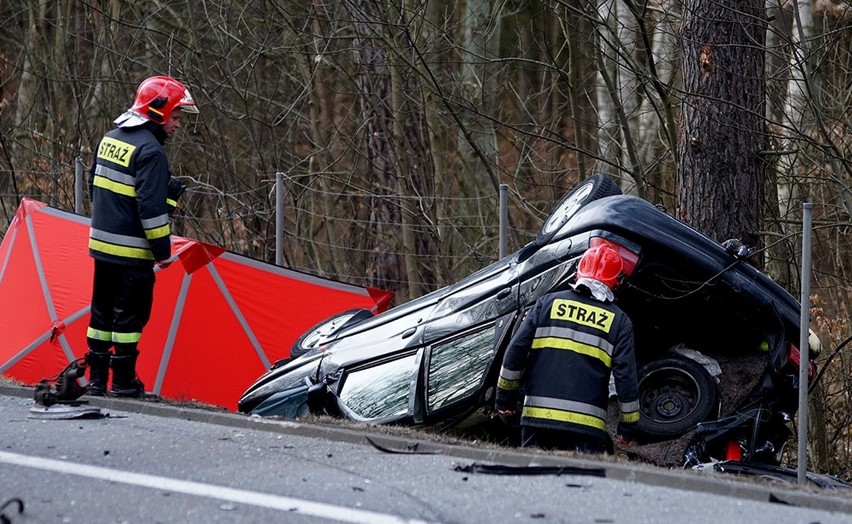 Wypadek na S3. Nie żyje kierowca. Alkohol przyczyną tragedii