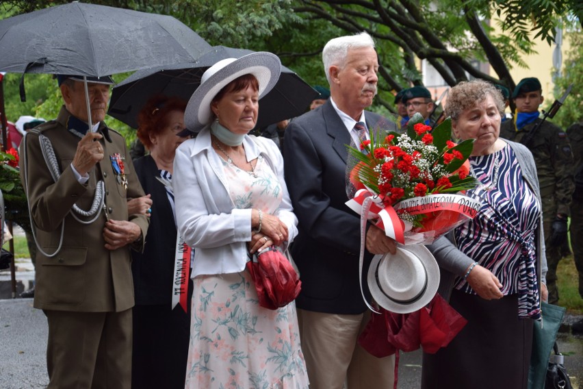 Powstanie warszawskie wybuchło 1. sierpnia 1944 roku i było...