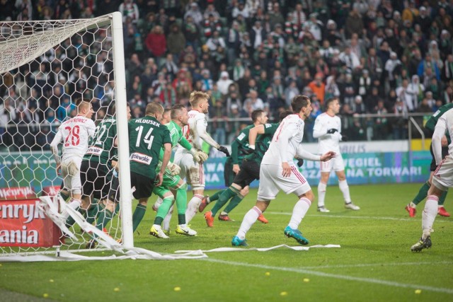 Górnik - Legia w półfinale Pucharu Polski już dziś, we wtorek 3 kwietnia. Mecz Górnik Zabrze – Legia Warszawa rozpocznie się o godz. 18. Gdzie obejrzeć mecz Górnik – Legia w Pucharze Polski? TRANSMISJA GÓRNIK – LEGIA TV, ONLINE, STREAM.