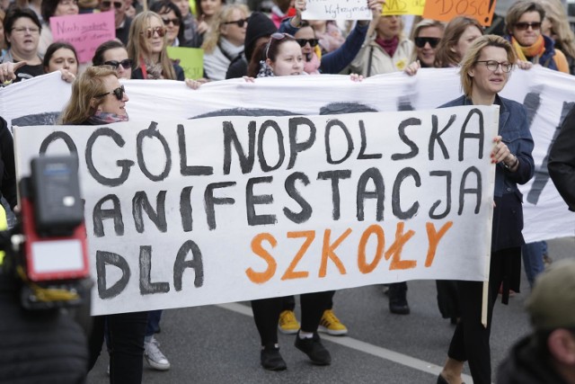 Pewna część pedagogów twierdzi, że protest trzeba było prowadzić „na sto procent” w kwietniu, nie rezygnować. 