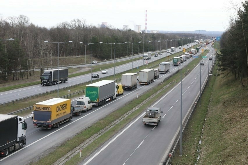 Ruch na autostradzie A4 Kraków - Katowice w 2023 roku...