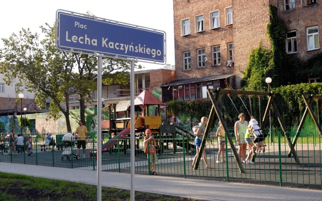 Plac Kaczyńskiego w Lublinie już z tabliczką