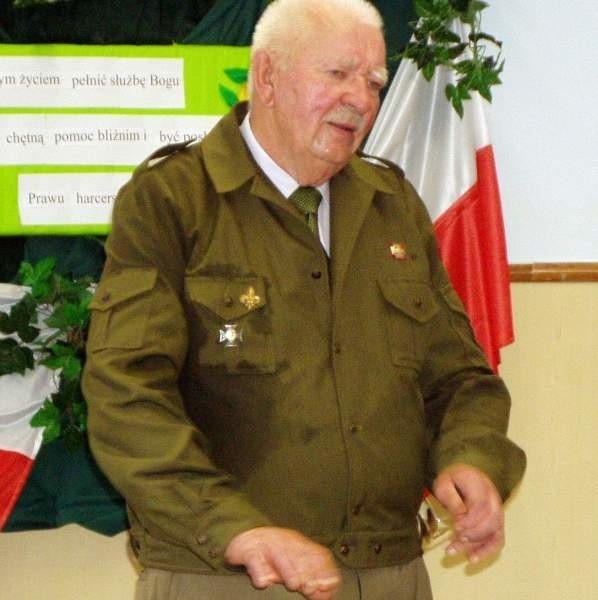 Zbigniew Krupa jest harcerzem od 44 roku.