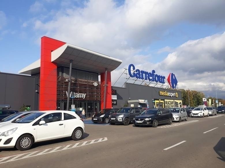 W grillowej ofercie Carrefour'a promocyjnych produktów jest...