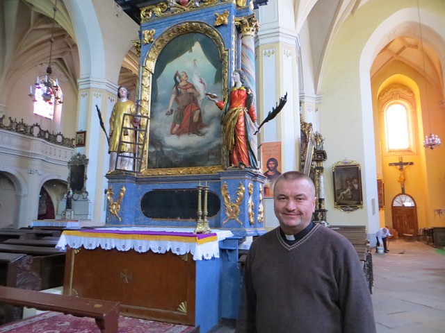 Ksiądz Zygmunt Mokrzycki zaprasza już wkrótce do podziwiania odnowionego ołtarza św. Floriana, a w niedzielę, 27 kwietnia, na uroczyste odsłonięcie tablicy pamiątkowej, poświęconej Ojcu Świętemu.