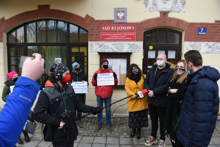 Protest pod sądem w Toruniu. Zobacz, jak było!