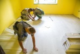 Chcesz zrobić remont mieszkania w Białymstoku? Na ekipę poczekasz miesiące [ZDJĘCIA]