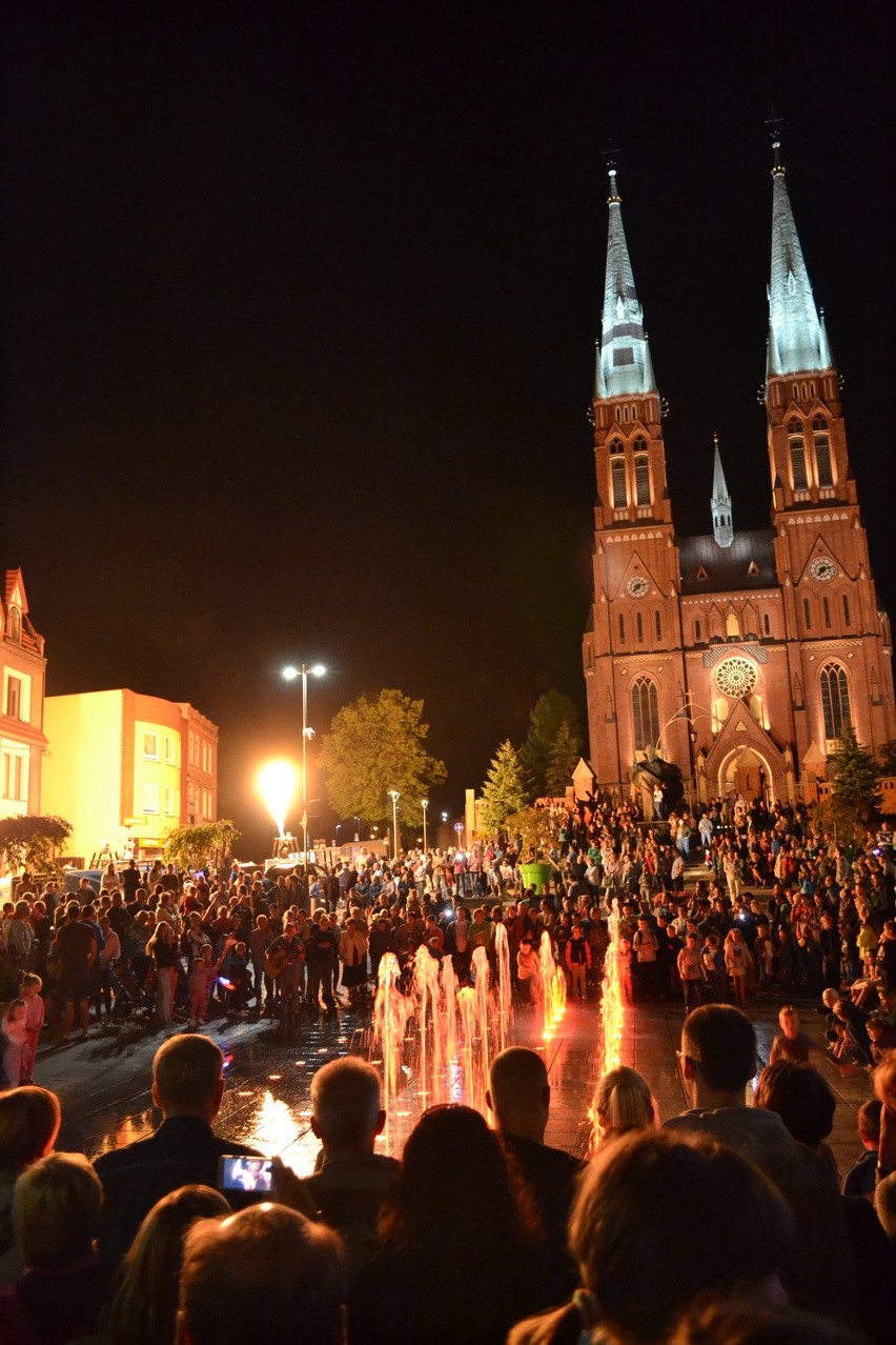 Fiesta balonowa w Rybniku: Nocny pokaz pod Bazyliką