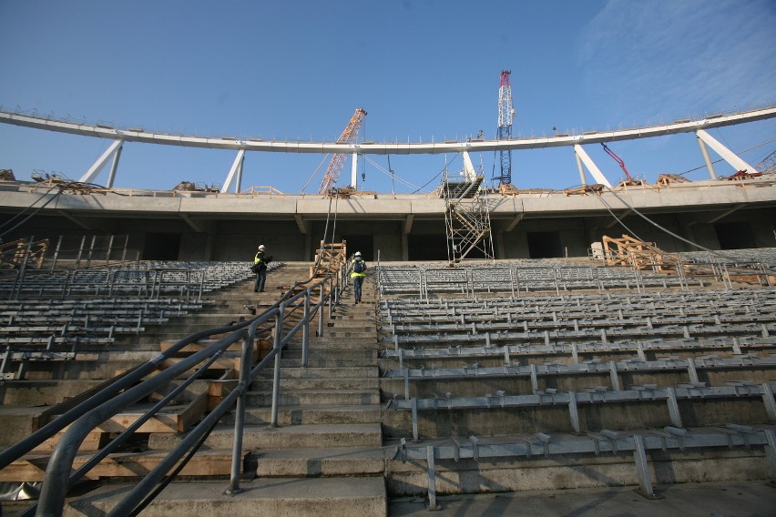 10-02-2011..chorzow..stadion slaski remont zadaszenie...