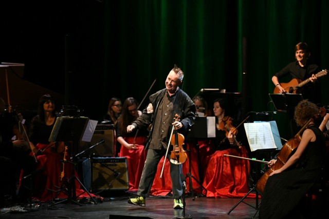 Nigel Kennedy wystąpił wspólnie z towarzyszeniem Cappelli Gedanensis w sali koncertowej na Jordankach.