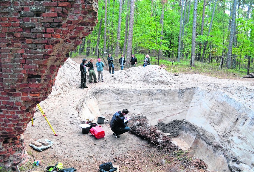 Kilka metrów pod warstwą piasku archeolodzy odkryli ślady...