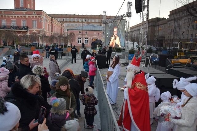 Impreza świąteczna na Placu Biegańskiego rozpoczęła się już o godz. 11.00.