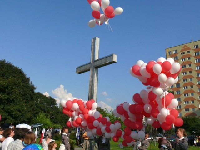 Przed rokiem w dniu 1 sierpnia w Stalowej Woli w niebo wypuszczono balony.