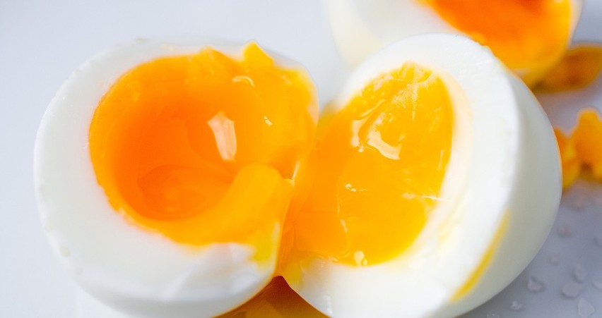 Oto właściwości jajek na miękko. To one są najzdrowszą formą...