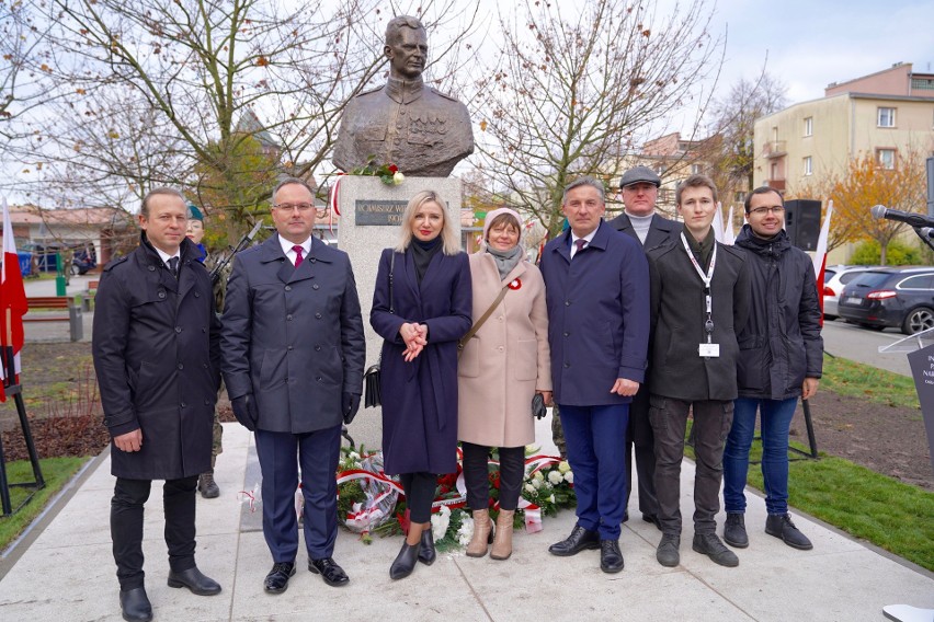 Pomnik odsłonili dyrektor szczecińskiego oddziału Instytutu...