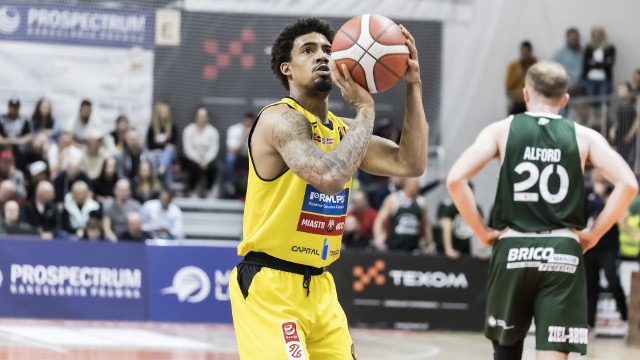 Corey Sanders chce kontynuować sezon na Dominikanie