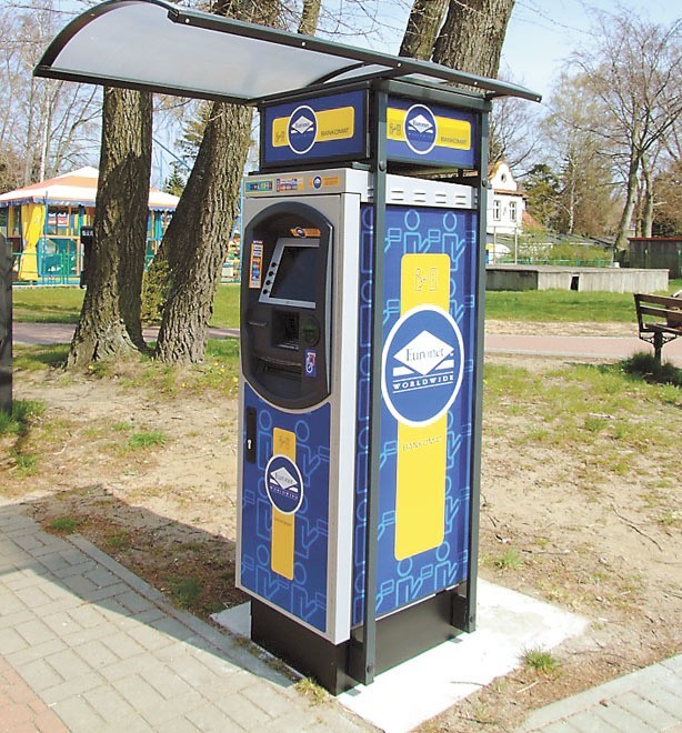 Taki sezonowy bankomat stanie w Darłówku Zachodnim.