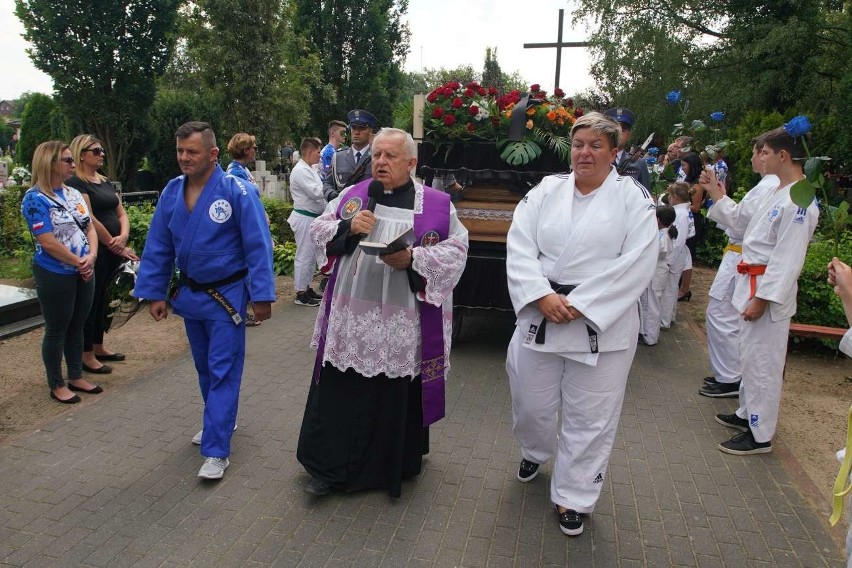 W sobotę na cmentarzu na Naramowicach w Poznaniu odbył się...