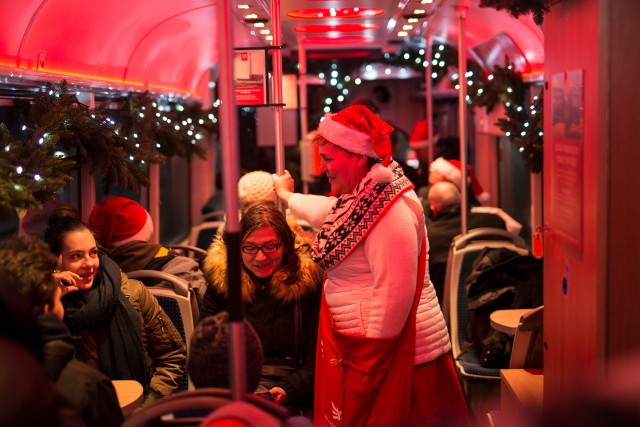 W Mikołajkowym tramwaju nie może zabraknąć samego Świętego Mikołaja.